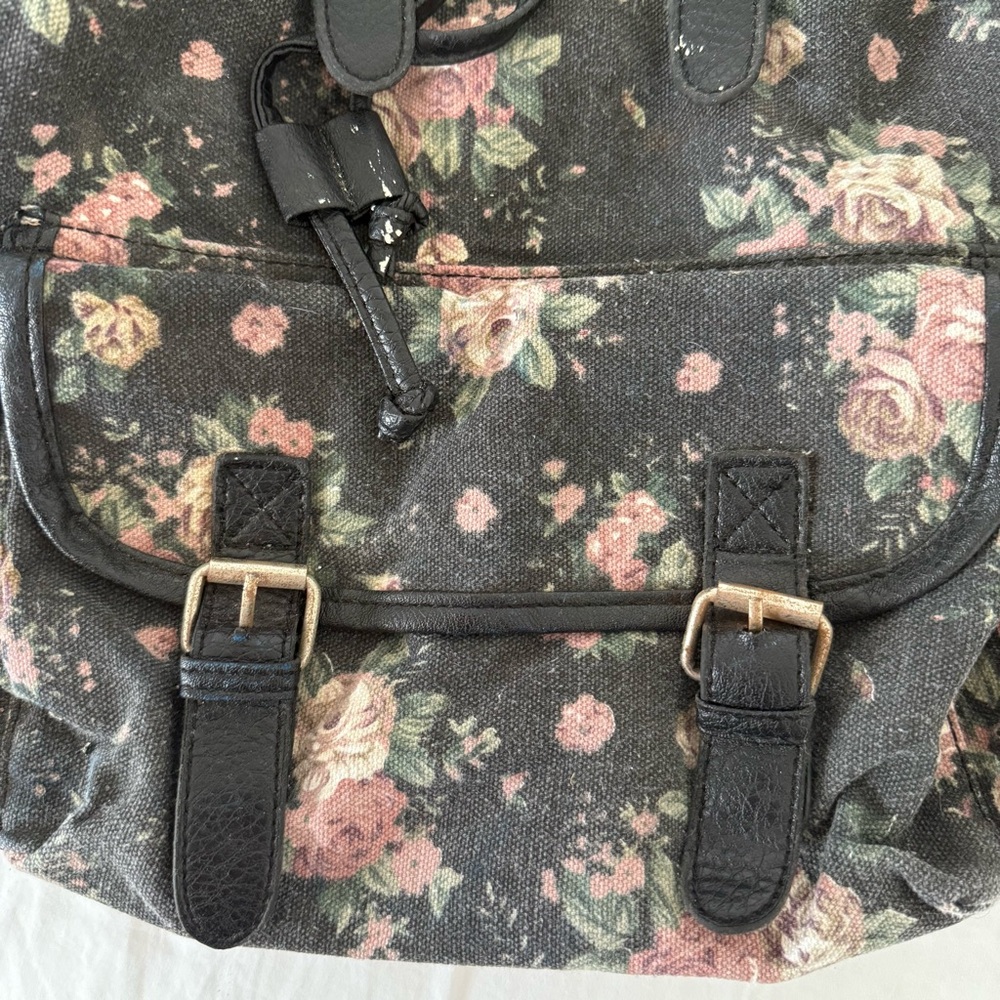 Rose Backpack - Picture 4 of 12
